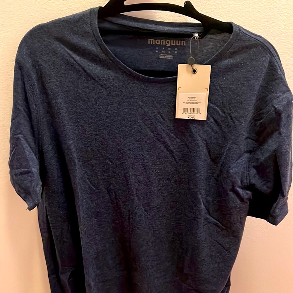 NWT Manguun blue/grey short sleeved t-shirt.